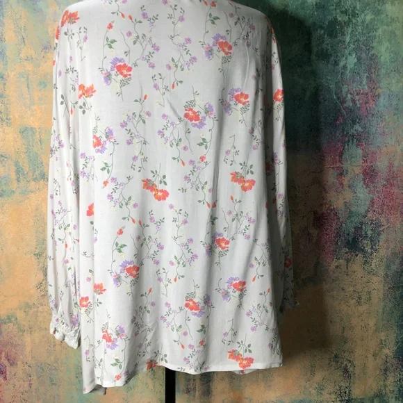 ๐ Floral Spring / Summer Plus Size Pull On 3/4 Sleeves Blouse - Picture 2 of 13